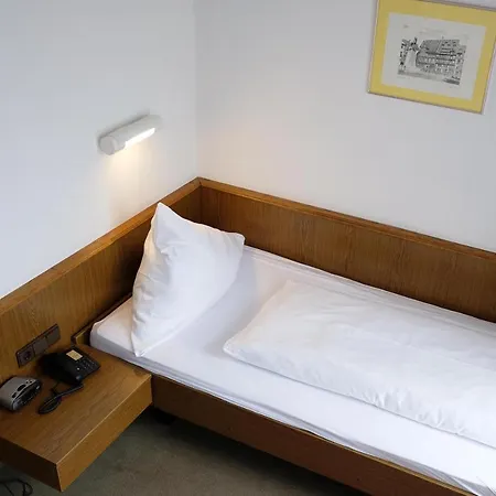 Hotell Lessinghof 3*